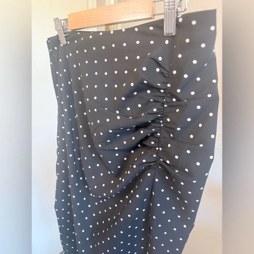 NWOT - Something Navy Rouched Midi Slip Skirt Black w. White Polka Dot - Size S